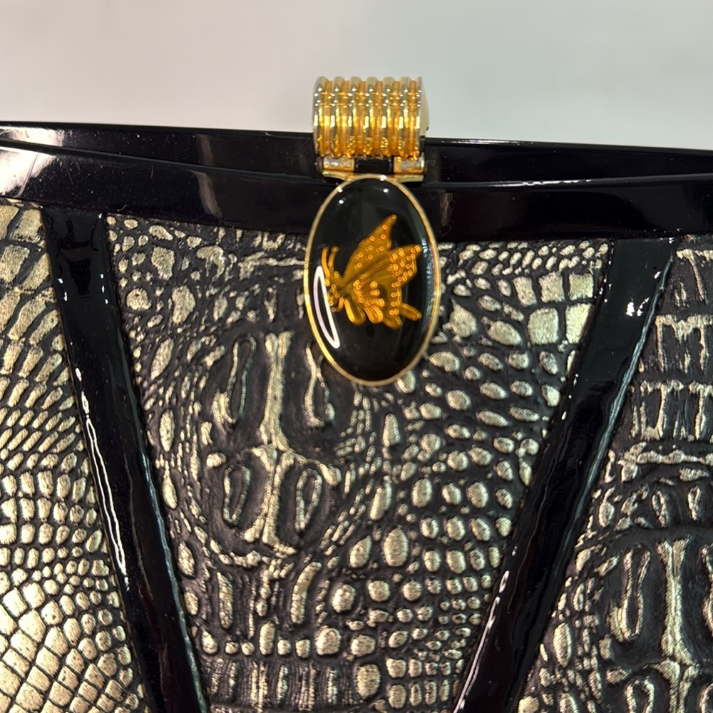 Vintage Elegant Snakeskin and Black Patent Leather Clutch - Picture 3 of 12